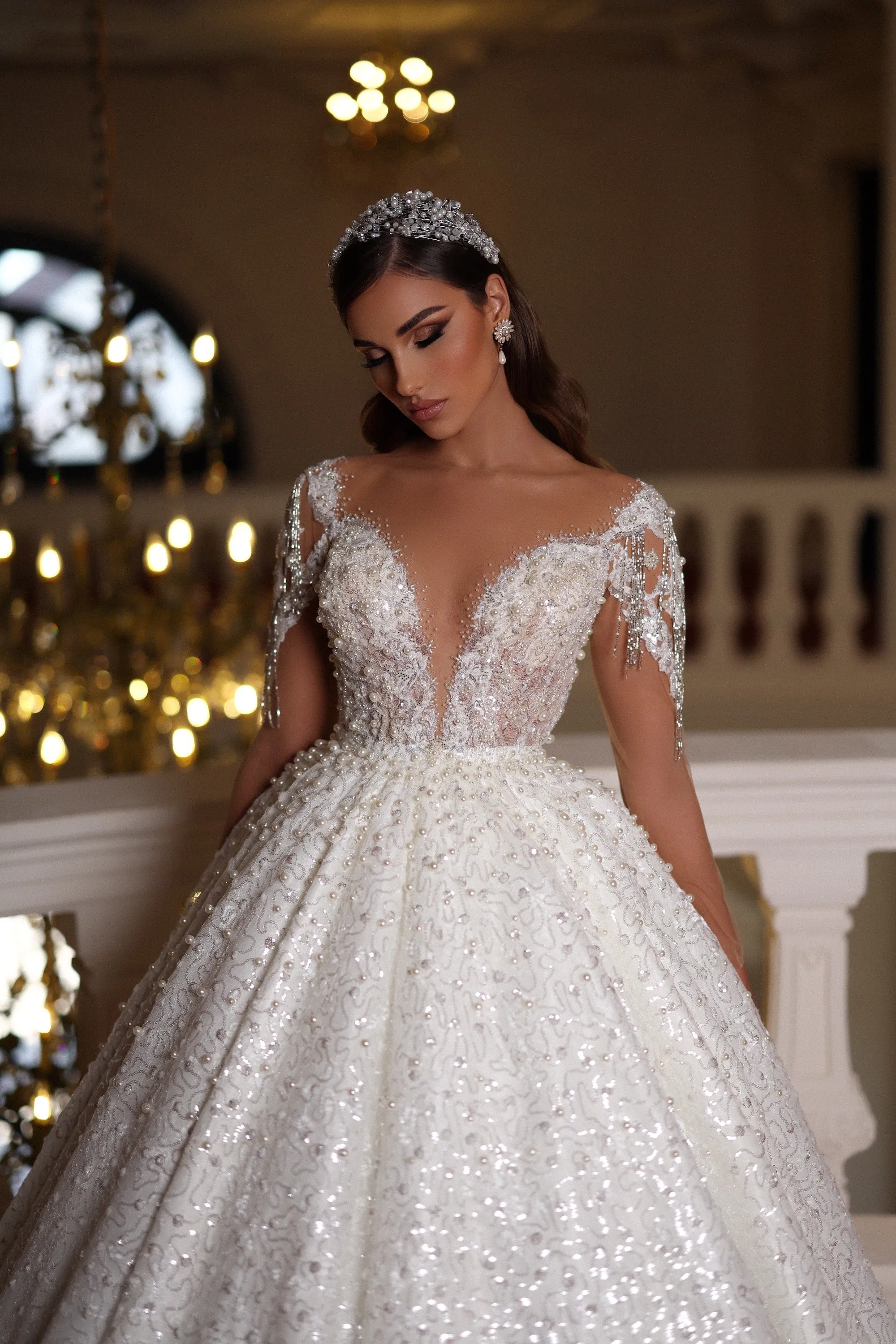 Glamorous Bridal Gown with Perfect Décolleté