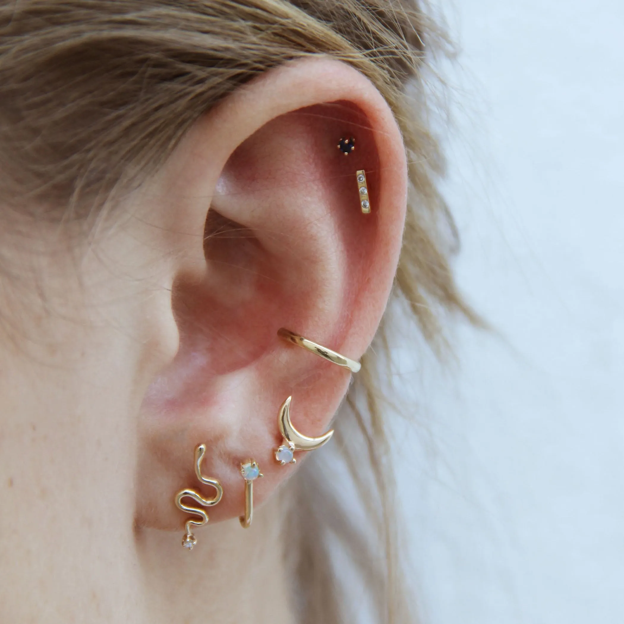 KITTO OPAL STUDS